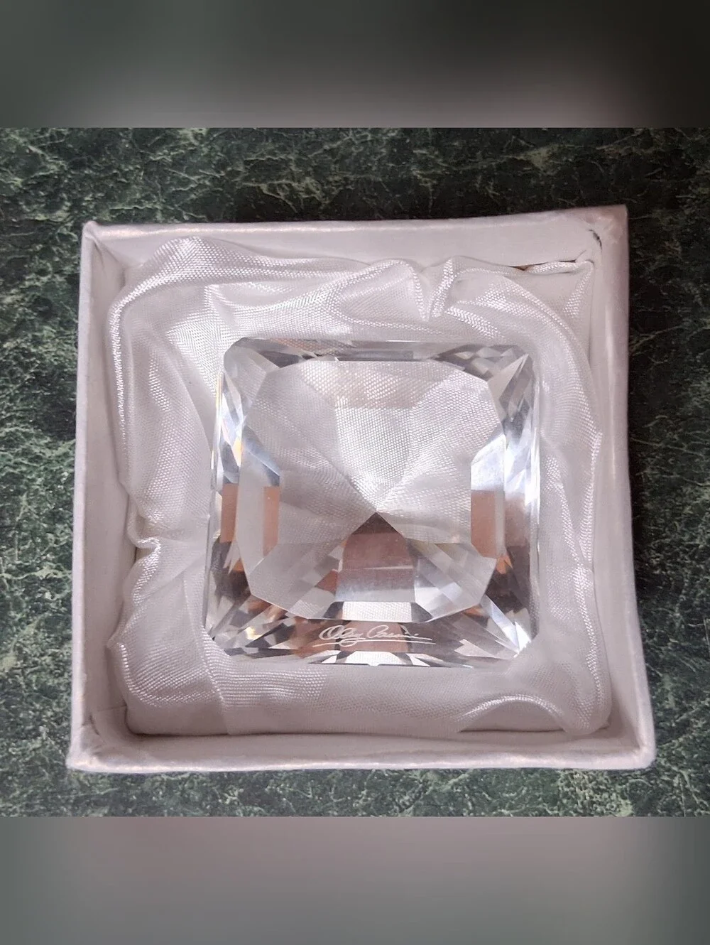 NIB Oleg Cassini Crystal Paperweight Diamond Asscher 2